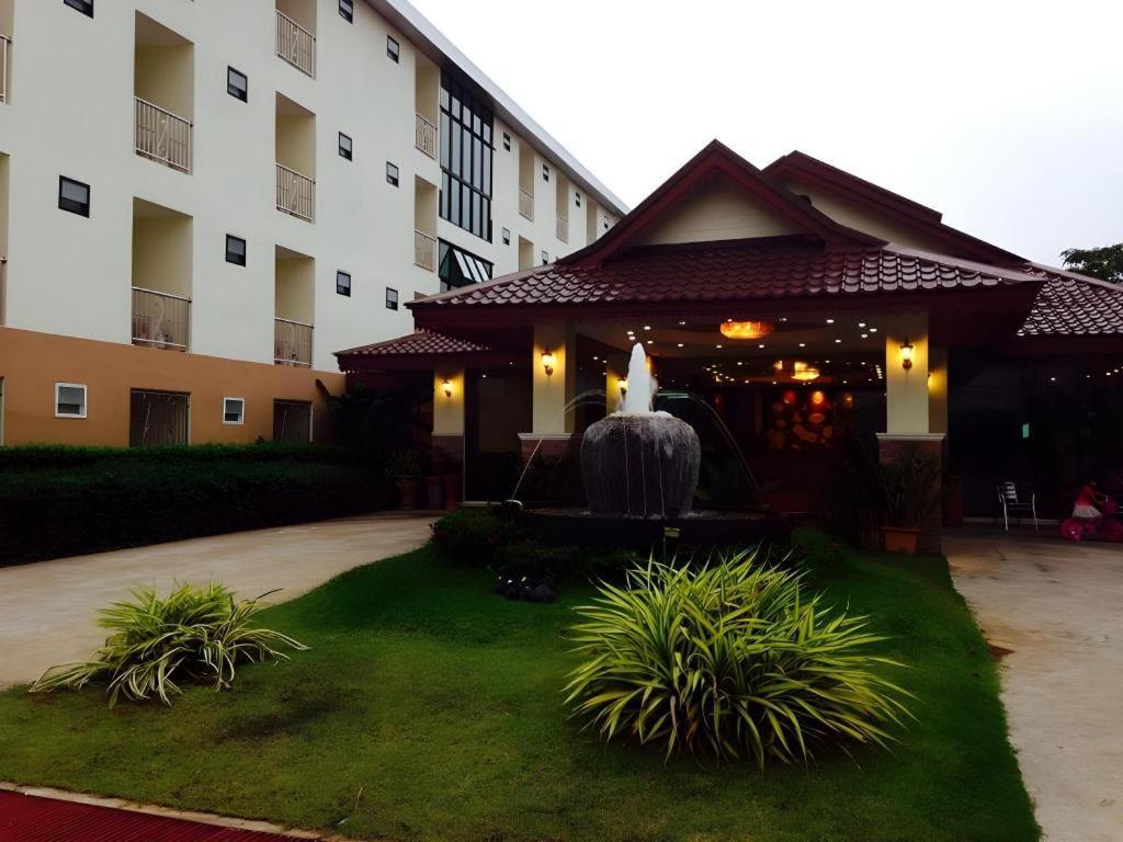 Sirimathani Hotel Loei Extérieur photo