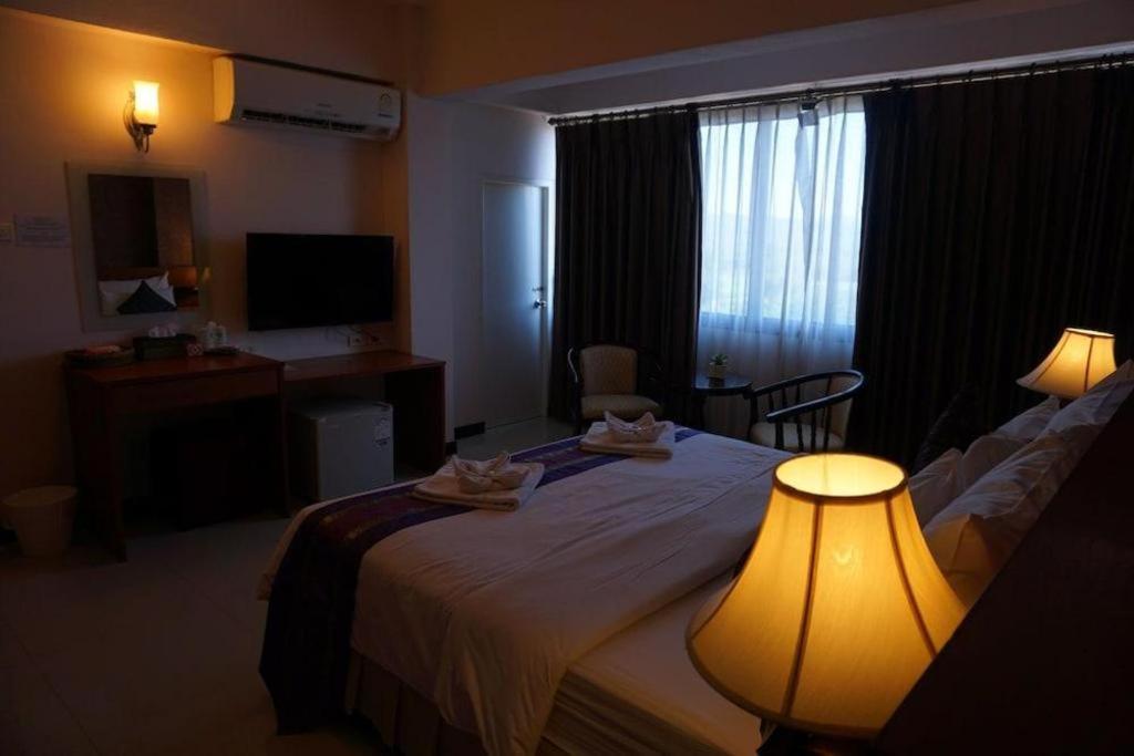 Sirimathani Hotel Loei Extérieur photo